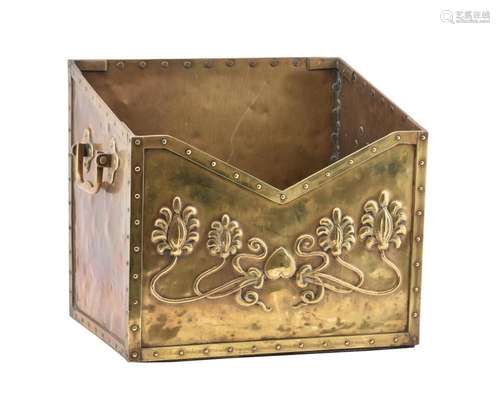 AN ART NOUVEAU BRASS LOG BOX