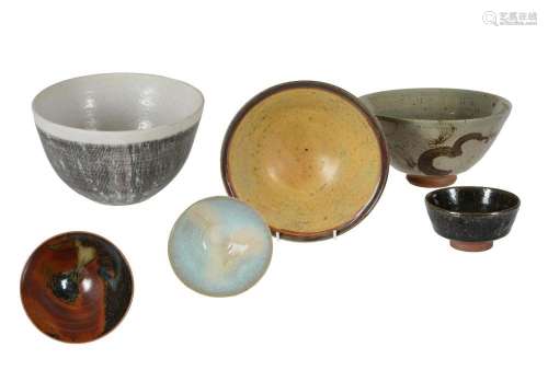 A GROUP OF SIX VARIOUS STUDIO POTTERY BOWLS