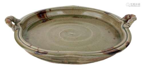 TAKESHI YASUDA (JAPANESE B.1943), A LARGE STONEWARE DISH, C....