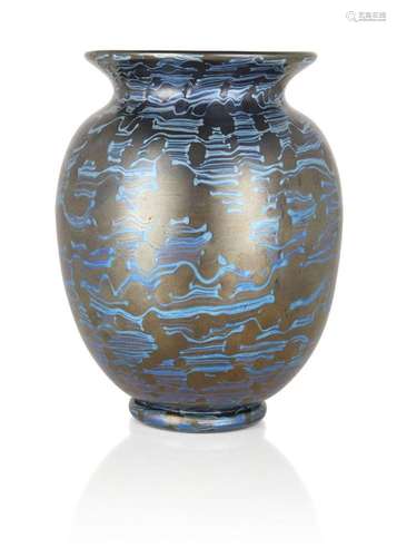 LOETZ (AUSTRIAN), AN IRIDESCENT ‘NEW DIASPORA’ GLASS VASE, C...