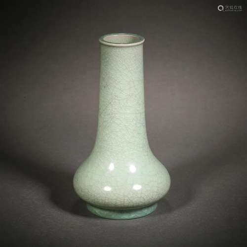 A Chinese Guan-ware Vase