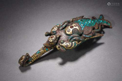 A Chinese Turquoise Inlaid Bronze-gilt Belthook