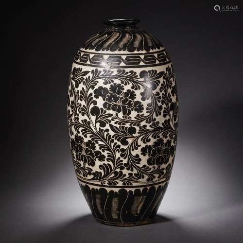 A Chinese Cizhou-type Vase Meiping