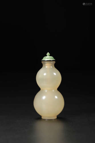 Agate Double-Gourd Snuff Bottle