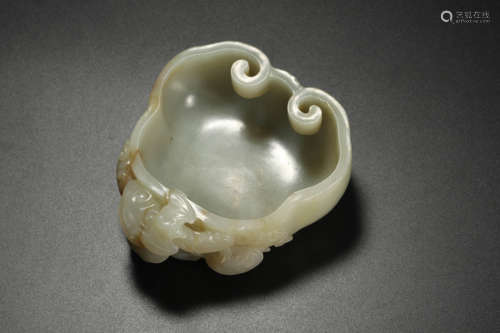 Carved Russet Jade Ruyi-Form Washer