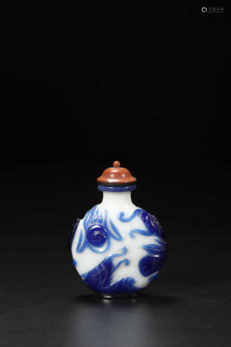 Blue Overlay White Glass Snuff Bottle