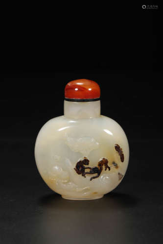 Carved Agate Monkey Snuff Bottle