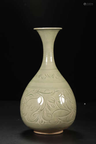 Incised Yaozhou Kiln Celadon-Glazed Pear-Shape Vase