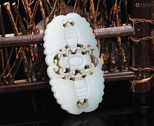 A DOUBLE BUTTERFLY PATTERN HE TIAN PALE CELADON JADE