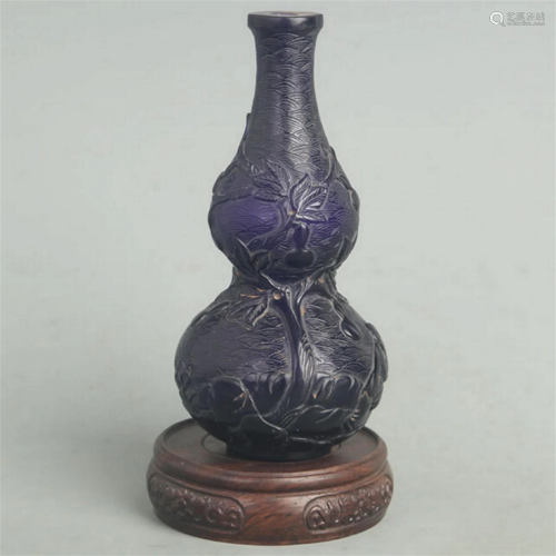 A FINE BLUE COLOR BOY CARVING CALABASH SHAPE GLASS BOTTLE