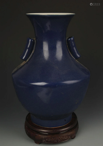 A DARK BLUE GROUND DOUBLE EAR VASE