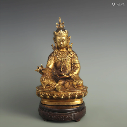 A FINE GILT BRONZE VAJRASATTVA STATUE