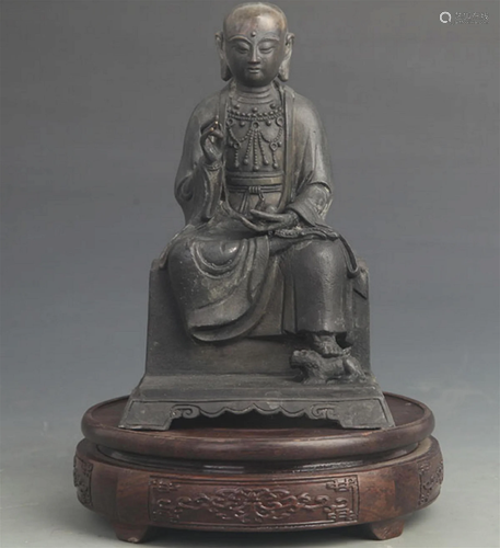 A FINE BRONZE LUO HAN FIGURE