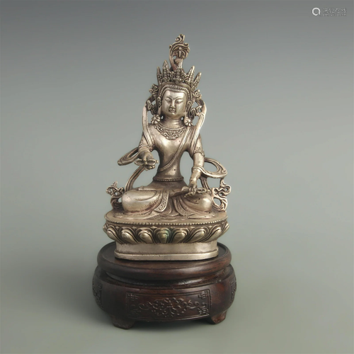 A FINE SILVER GILT VAJRASATTVA STATUE