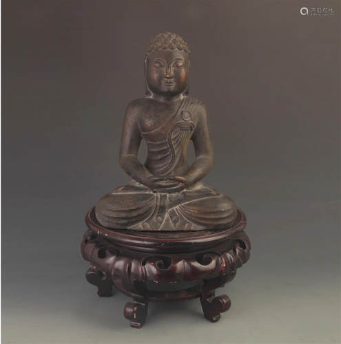 A FINE BRONZE AKSHOBHYA BUDDHA STATUE