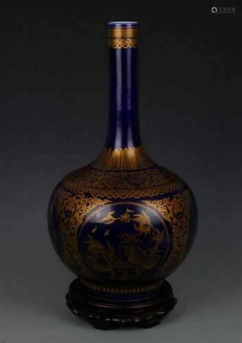 A LARGE BLUE GLAZE AND GILT GLOBULAR SHAPE VASE