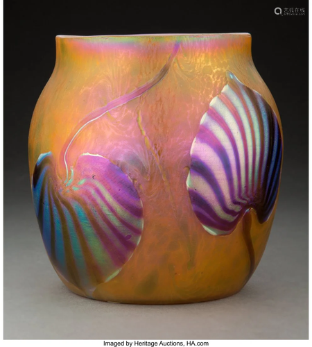 Rare Loetz Phaenomen Glass Vase, circa 1900 Mark