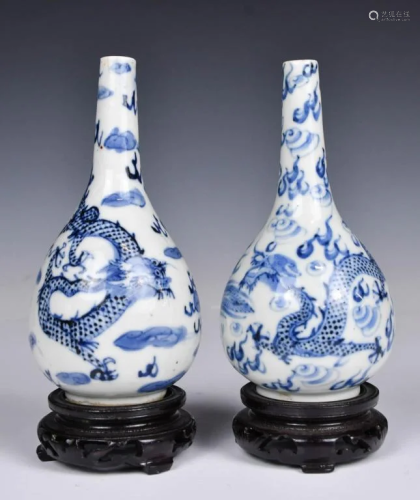 A Pair of Blue and White Vases, Late Qing