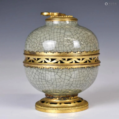 A Ge-type Cover Bowl with Bronze Inlaid, Ming Prd