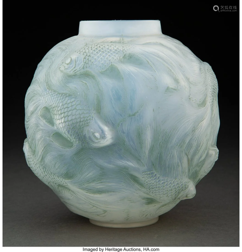 R. Lalique Opalescent Glass Formose Vase with Gr