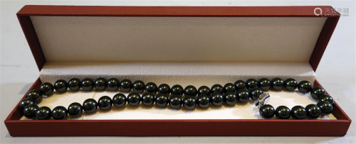 A Tahiti black pearl necklace, high quality