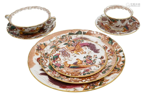 142 Piece Royal Crown Derby "Olde Avesbury" China ...