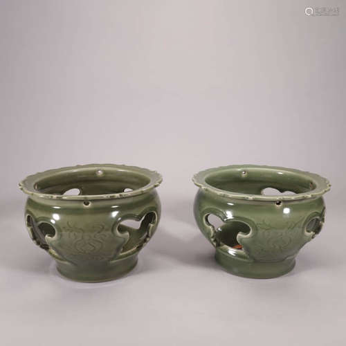 Pair of Longquan Kiln Flower Censer Stands