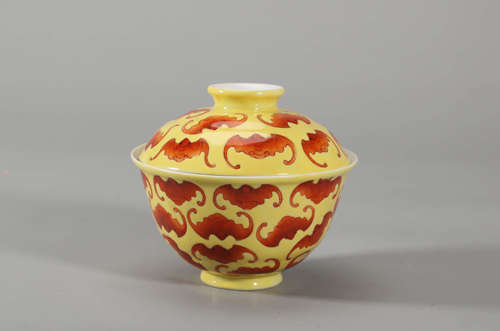 Yellow-Ground and Iron-Red Glaze Cloud&Bat Bowl