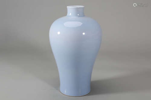 Lavender-Glazed Meiping Vase