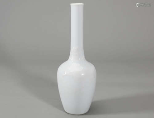 Incised White-Glazed Dragon Long-Neck Vase