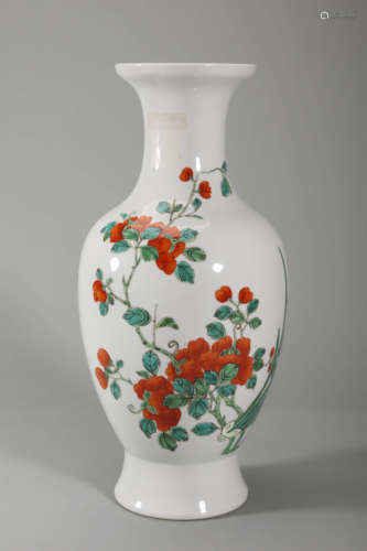 Famille Rose Butterfly&Flower Vase