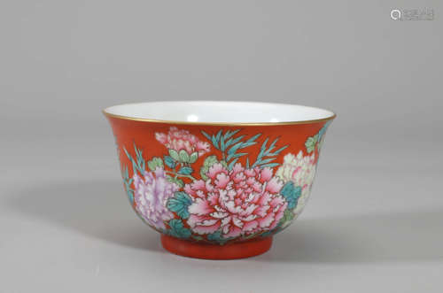 Inscribed Falangcai Glaze Peony Cup