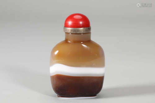 Carved Agate Snuff Bottle