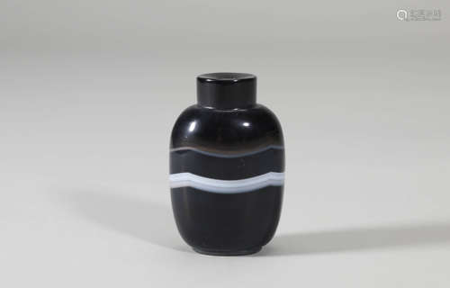 Carved Agate Jade String Snuff Bottle