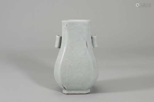 Guan-Type Double Pierced-Handle Vase