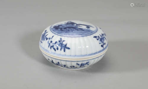 Blue and White Chrysanthemum-Shape Box and Cover