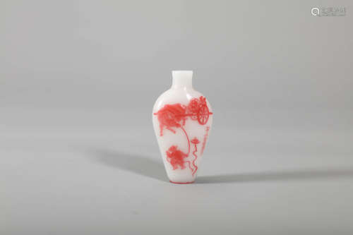 Pink Overlay White Hunting Snuff Bottle