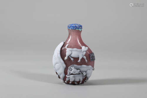 Painted Glass Bulls Snuff Bottle