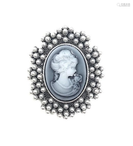 Elegant Smoke Grey Silhouette brooch