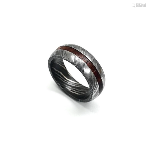 Men's Hand-Made Damascus Steel Ring With Whisky Barrel