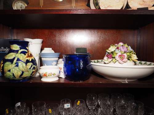 A Portmeirion Pomona pattern dish, 13 dia, a blue glass vase...