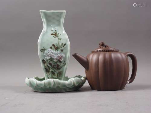 A Chinese Yixing pottery teapot with Dog of Fo finial (chip ...