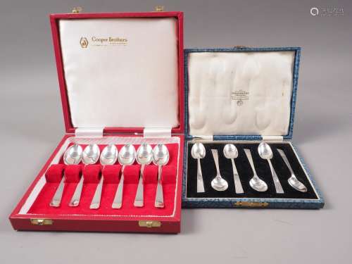 A cased set of six silver Art Deco style teaspoons and a cas...