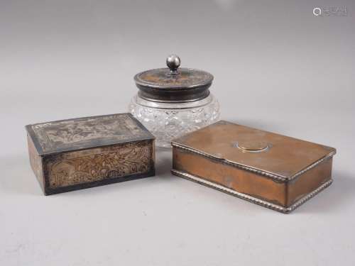 A cut glass toilet jar with silver and tortoiseshell cover, ...