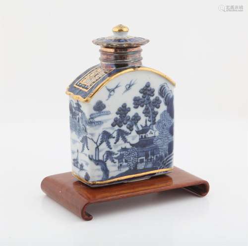 Chinese Export Tea Caddy with cover, Circa 1790 painted with...