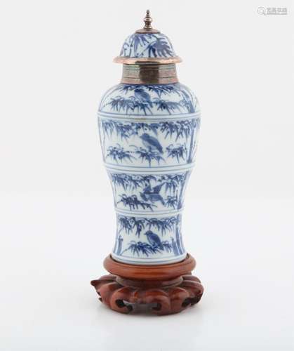 Chinese blue and white vase and cover, Kangxi period or late...