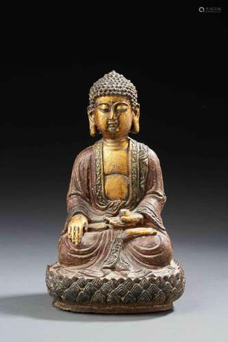 CHINE – Figurine en fonte de fer représentant un bouddha ass...