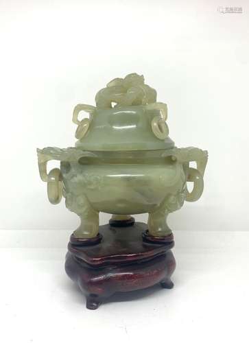 CHINEBrûle parfum couvert en jade vert clair sculpté à motif...