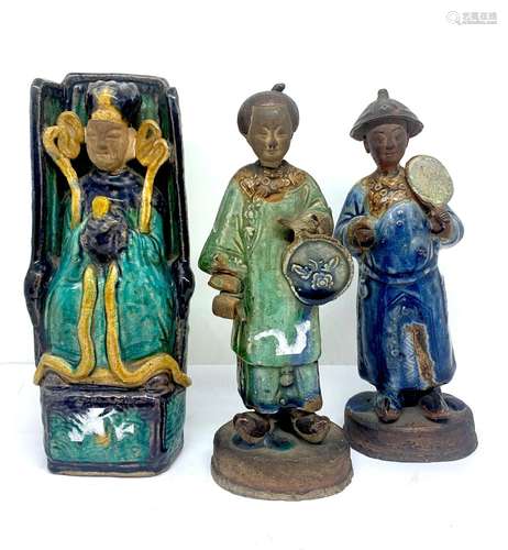 CHINE ET VIETNAMLot de porcelaine comprenant une figurine re...