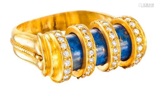 Bague de style gréco-romain, le corps en or jaune retenant u...